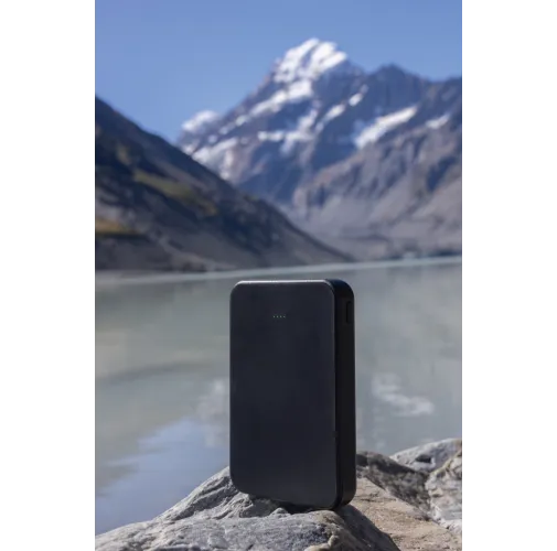 negro Powerbank Boostcore RCS plástico reciclado 5.000 mAh USB C