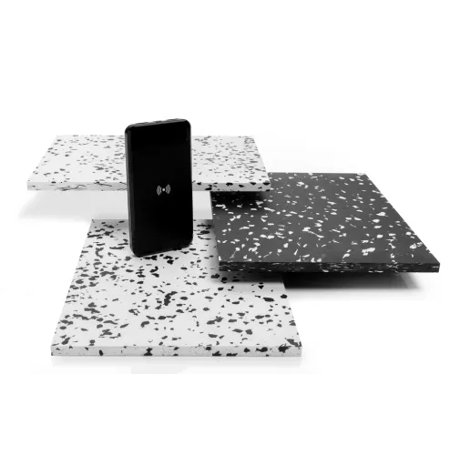 negro Powerbank inalámbrico de plástico reciclado estándar RCS