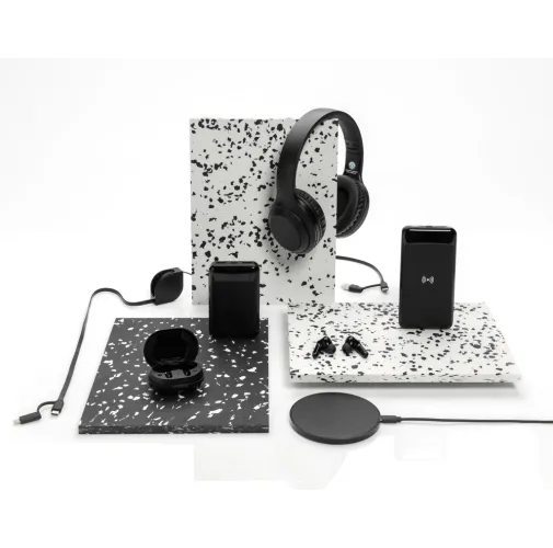 Auriculares de plástico reciclado estándar RCS