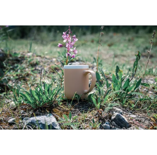 Taza de cerámica con borde blanco 300ml.