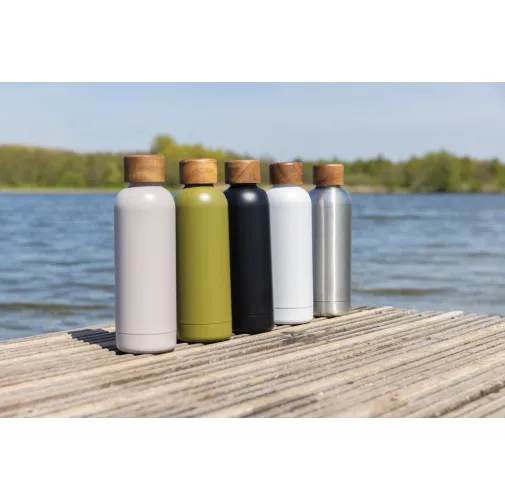 Botella Wood de acero inoxidable reciclado certificado RCS