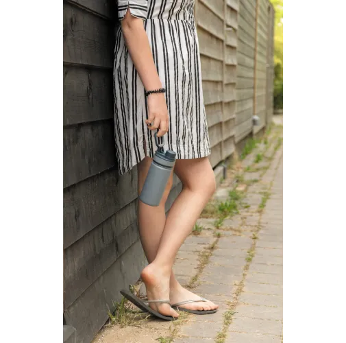 Botella de acero inoxidable al vacío con tapa deportiva 550m