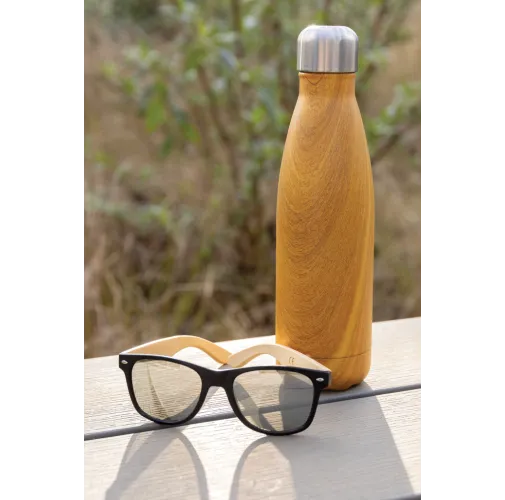 amarillo Botella aislada al vacío con estampado de madera