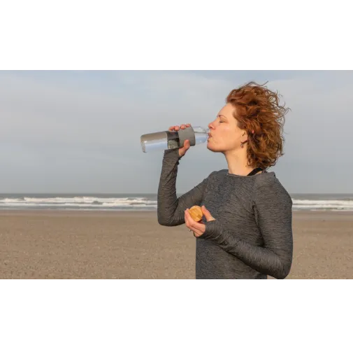 Botella Impact de vidrio de borosilicato con bambú