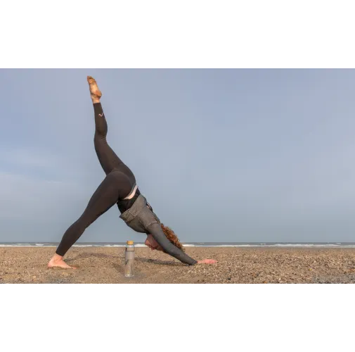 Botella Impact de vidrio de borosilicato con bambú