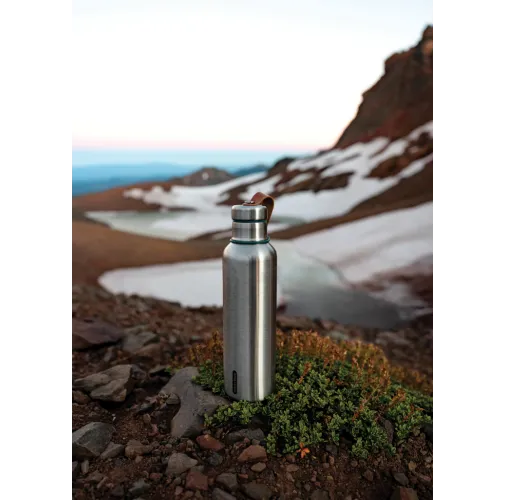 Botella de Agua Black+Blum Térmica Grande 750ml