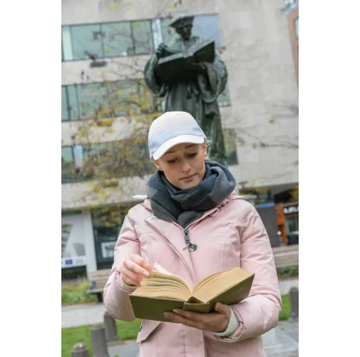 blanco Gorra Impact de algodón reciclado con trazador AWARE™