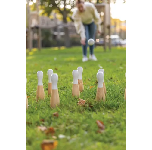 Juego de bolos de madera