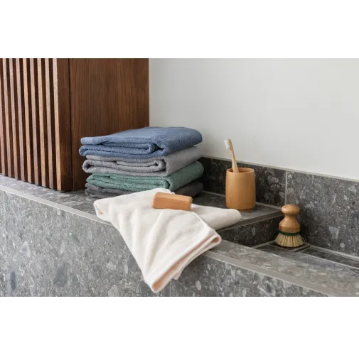 Toalla de baño Ukiyo Sakura AWARE ™ de 500 g/m2 70x140 cm