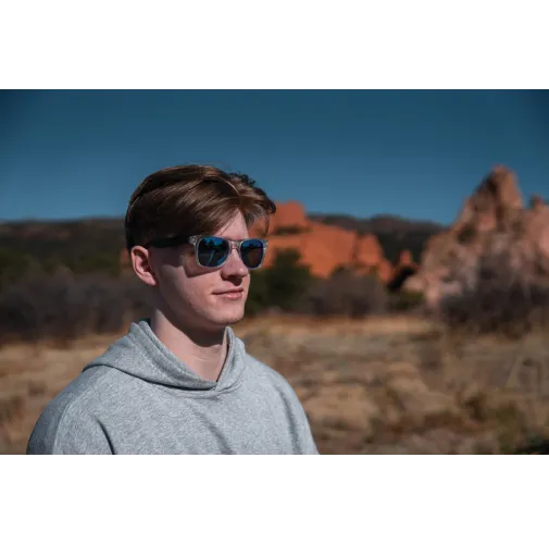 Gafas de sol con lentes de espejo de PC reciclado Gleam RCS