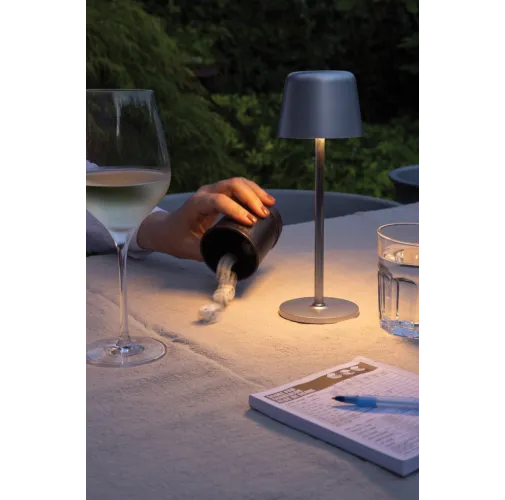 Lámpara de mesa Zenic RCS plástico reciclado recargable USB