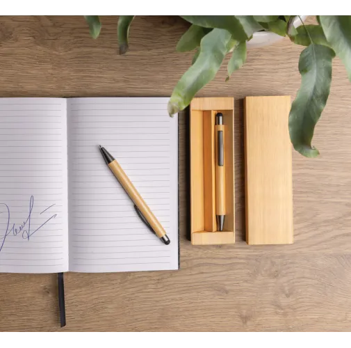 Bolígrafo moderno de bambú en caja