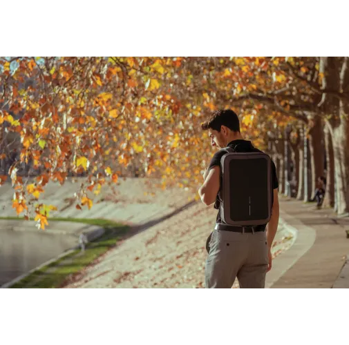 Mochila y maletín antirrobo Bobby Bizz 2.0