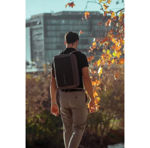 Mochila y maletín antirrobo Bobby Bizz 2.0