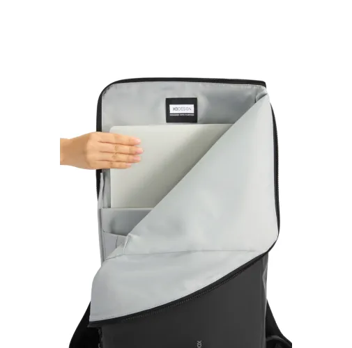 Mochila urbana resistente al agua con solapa