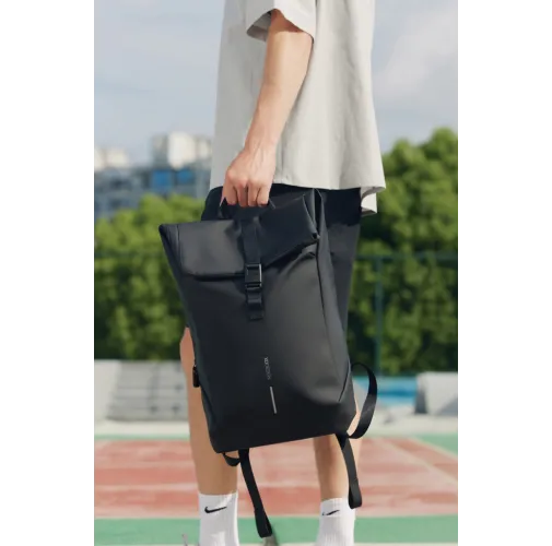 Mochila urbana resistente al agua con solapa