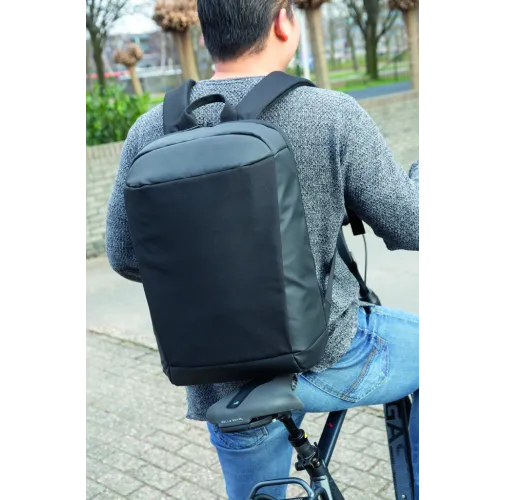 Mochila Madrid antirobo con RFID y USB sin PVC