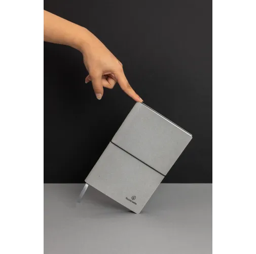 Libreta A5 de cuero reciclado GRS