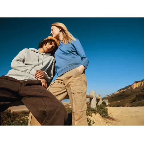 Sudadera IQONIQ Torres algodón reciclado sin teñir