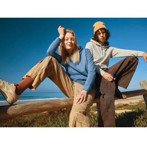 Sudadera IQONIQ Torres algodón reciclado sin teñir