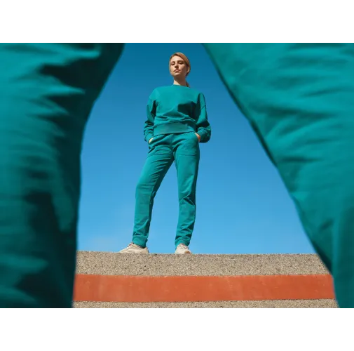 verdigris Pantalón IQONIQ Cooper de algodón reciclado