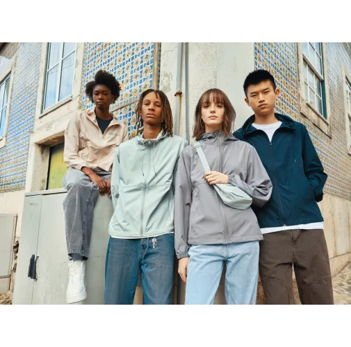 Chaqueta ligera IQONIQ Logan de poliéster reciclado