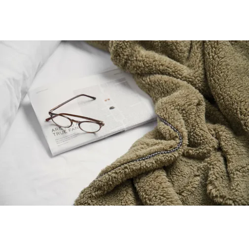 Manta VINGA Maine de doble pelo reciclada GRS