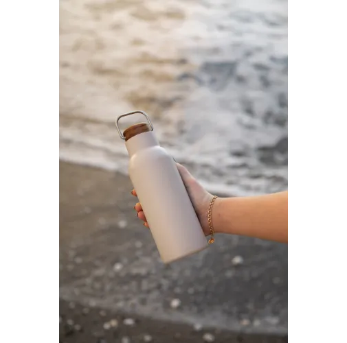 Botella vacio VINGA Ciro RCS reciclada 580 ml