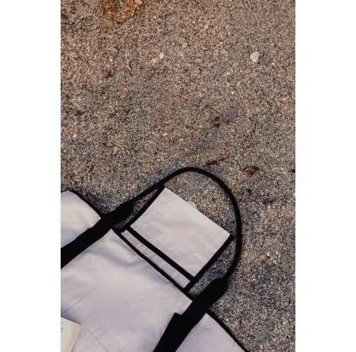 Toalla de playa de lona reciclada VINGA Volonne AWARE™