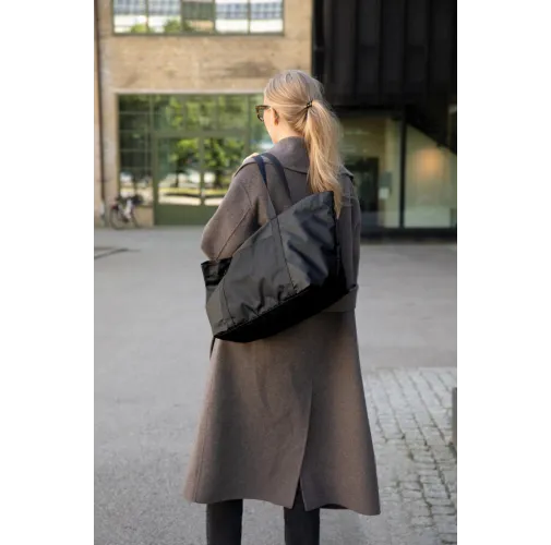 negro Bolsa maxi VINGA Livorno poliéster reciclado GRS